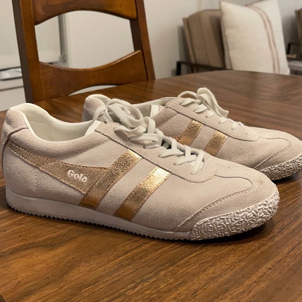 Like new Gola Tennis shoes
